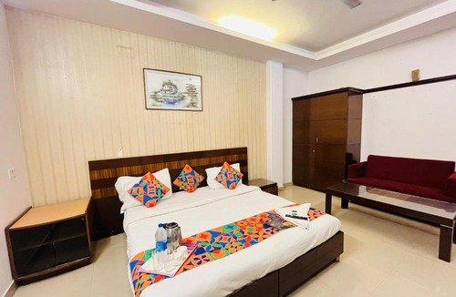 Kalkaji Hotel | Hotel Rise Villa