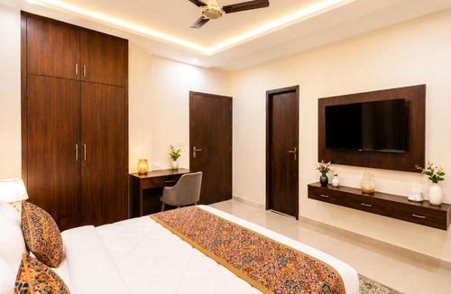 Vrindavan Hotel | Hotel RK Plaza - Rukmani vihaar - #Parking #Best Rated Area #Fully Ac #Prem Mandir #Chaar Dhaam