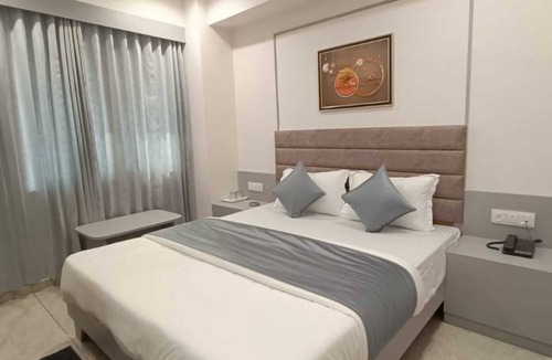 Gandhinagar Hotel | Hotel Royal Sky