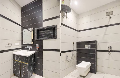 Zirakpur Hotel | Hotel Royals, Zirakpur
