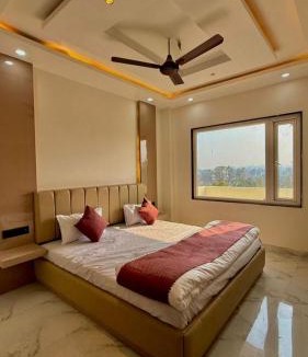 Varanasi Hotel | HOTEL RR Grand