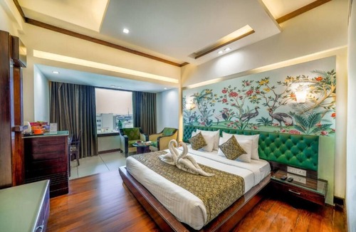 Dehradun Hotel | Hotel Saffron Leaf