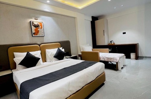 Shirdi Hotel | Hotel Sai Mahima, Near Sai Baba Temple