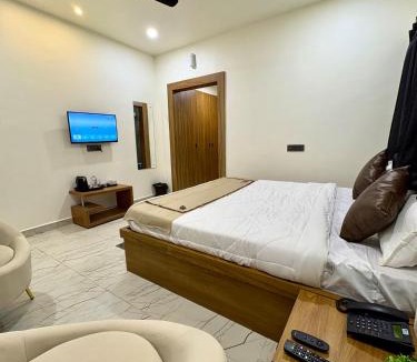 Nawada Hotel | Hotel Sambhavi
