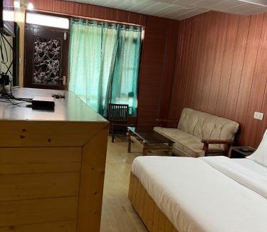 Kandaghat Hotel | Hotel Seerat Residency