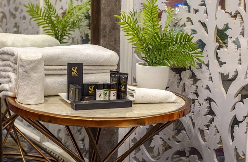 Srinagar Hotel | Hotel Sejour Luxury Srinagar