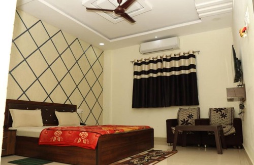 Mandla Hotel | Hotel Shikhar Palace, Katra Mandla