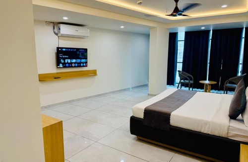 Rajkot Hotel | Hotel Sky Comfort Inn