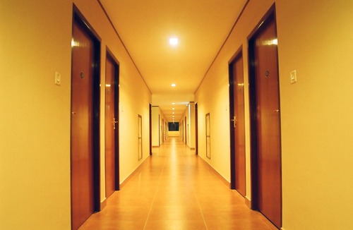 Shenoys Hotel | Hotel Srinivas