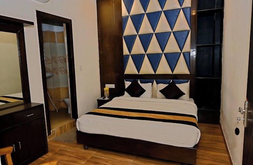 Mayapur Hotel | Hotel Sudarshan