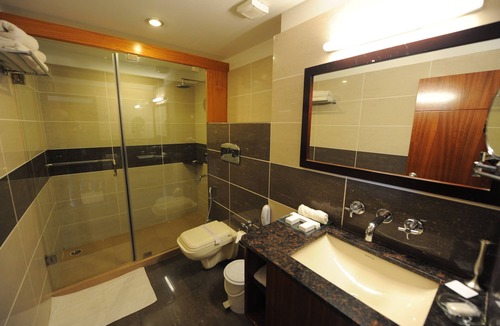 Sungava Hotel | Hotel Suhim Portico