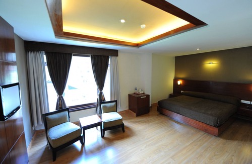 Sungava Hotel | Hotel Suhim Portico