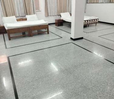 Adarsh Nagar Bed & Breakfast | Hotel Sukhvilas