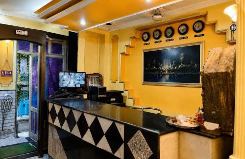 Karol Bagh Hotel | Hotel Sunshine - Karol Bagh Budget Stay at New Delhi