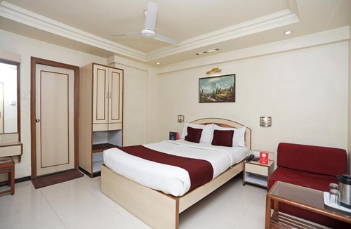 Sadashiv Peth Hotel | Hotel Suyash Deluxe