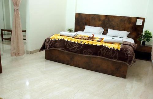 Daulatabad House | Hotel Taj Bi Plaza