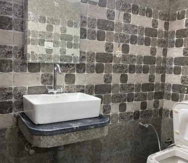 Ramban Hotel | Hotel Tara Palace By MIDTOWN