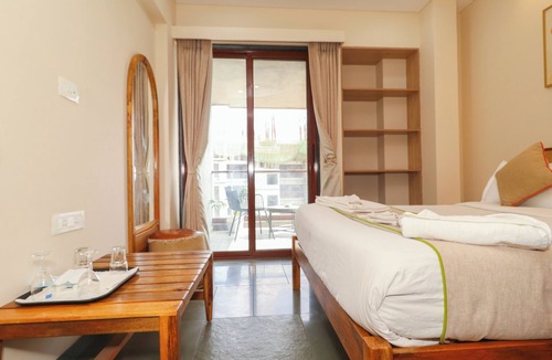 Undri Hotel | Hotel Tattva Suites NIBM, next to Corinthians Club