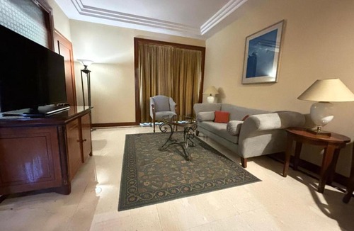 Barakhamba Hotel | Hotel The Hans - Connaught Place, New Delhi