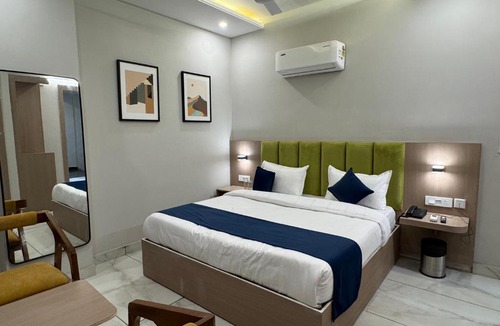 Kharar Hotel | Hotel The Merc