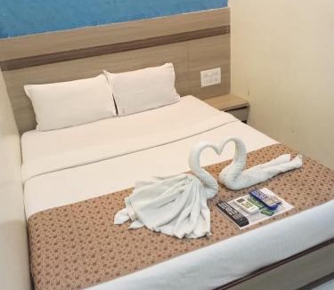 Santacruz House | Hotel Time Gold Near Domestics Airport