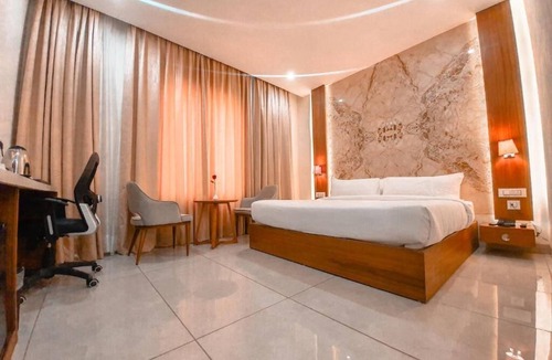 Zirakpur Hotel | Hotel Trenor.