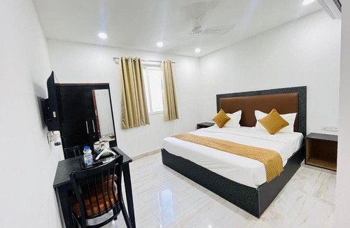 Greater Kailash Hotel | Hotel Vasundhara Villa - Greater Kailash