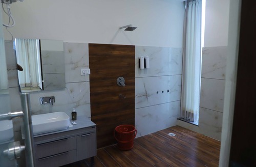Dasua Hotel | Hotel Veera