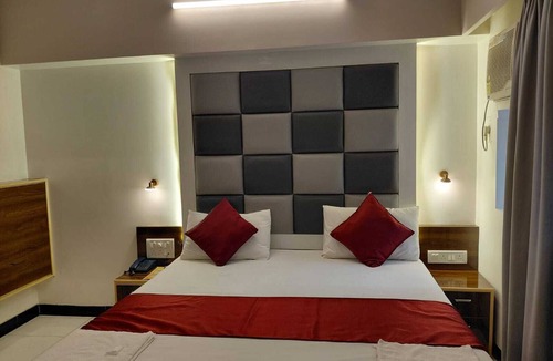 Goregaon West Hotel | HOTEL WOODLAND