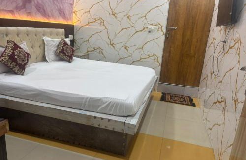 Indirapuram House | Hotel Youvraj Inn