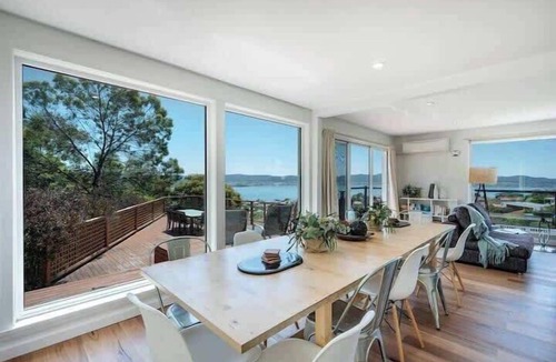 Sandy Bay House | House on the Hill with a View – Sleeps 12, 3 Bath.