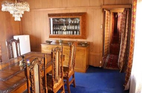 Dal Lake Boat Rental | Houseboat Acropolis