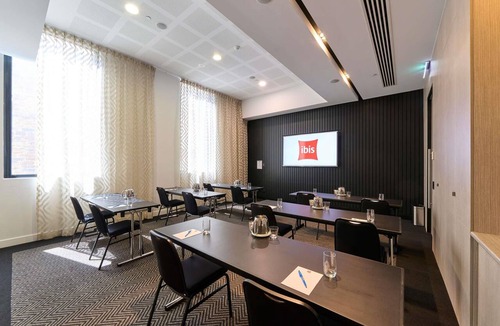 Adelaide Central Business District Hotel | ibis Adelaide