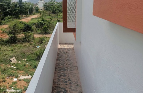 Mysore House | Ideal Cool Calm Room for Couples & Individuals with kitchenette