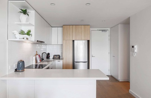 Cheltenham Apartment | Ilixir Apartments by Ready Set Host