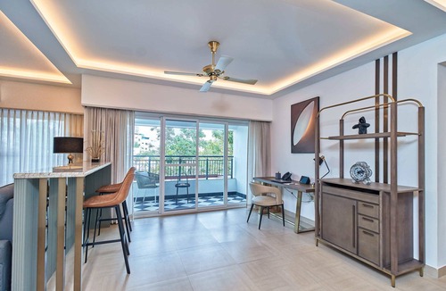 Bengaluru Apartment | Spacious Three bedroom apartments a fully equipped kitchen spacious living room