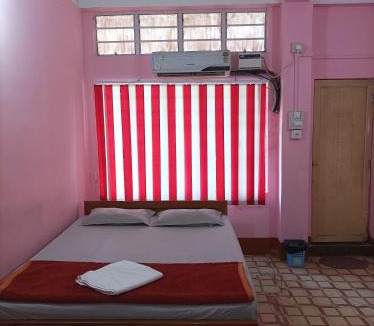 Sualkuchi House | kirtti inn single rooms