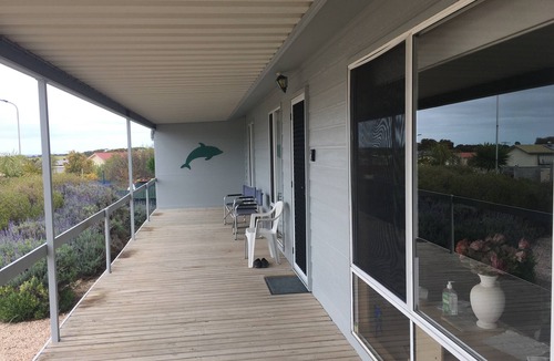 Tiddy Widdy Beach House | Inside Pet friendly