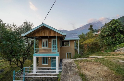 Palampur House | Ira's Hideaway "Mud and Bamboo House overlooking Palampur'