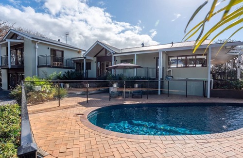 Comerong Island House | Island Oasis – absolute waterfront, boat ramp, firepit