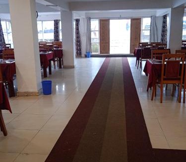 Srinagar Hotel | J B Palace