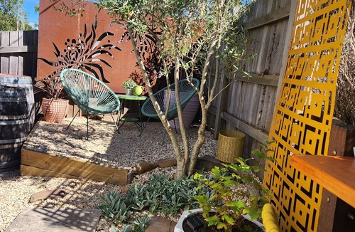 Daylesford Cottage | Jayda- *A split level home with a magical ambience *