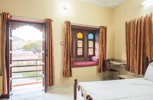 Gulab Sagar House | Jee Ri Haveli - View of Gulab Sagar Lake & Mehrangarh Fort.
