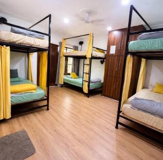 Srinagar Hostel | John's Homestay Srinagar - Stay Ride Hike
