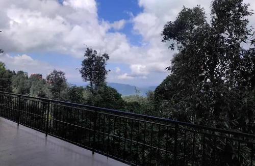 Shoghi Apartment | Jujurana-Spacious 2BHK:Valley Views, Balcony, Wifi