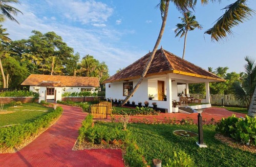 Chirayinkil Villa | Kaayal Luxury Villa Varkala Private Lakefront Retreat