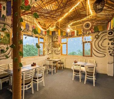 Jagatsukh Ski Chalet | Kahaani - Luxury Wooden Chalet in Manali