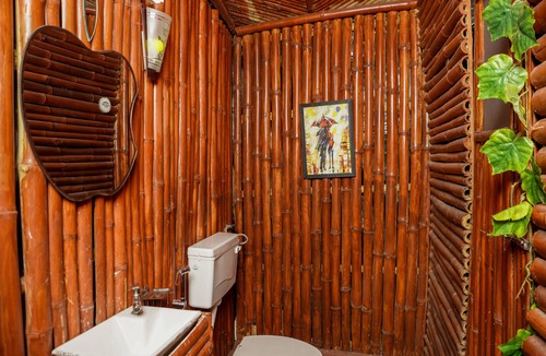 Kandaghat Hotel | Kainaat A Riverside Homestay