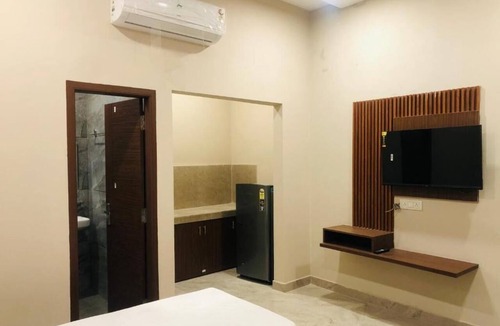 Phagwara Hotel | KANHA HOTEL & HOMESTAY