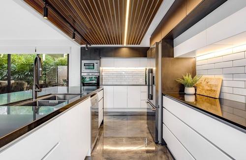 Coolangatta House | Kirra Bliss - Luxurious and Modern Beach House